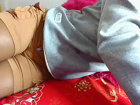 Snapshot of Naughtybadgal chatting on 11-17-25, 06:24 Naughtybadgal online show from 11-17-25, 06:24