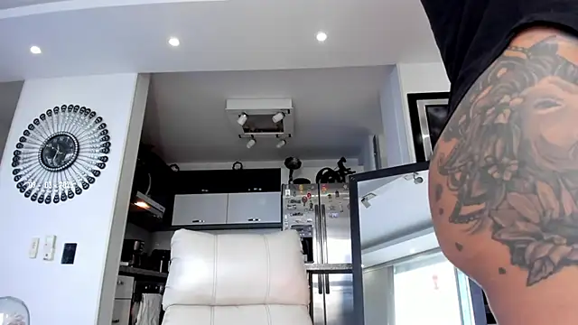 sofiasexhot online show from 03-09-25, 04:33