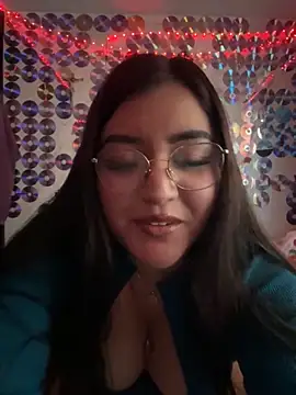 Snapshot of love_queen02 chatting on 11-24-25, 06:18 love queen02 online show from 11-24-25, 06:18