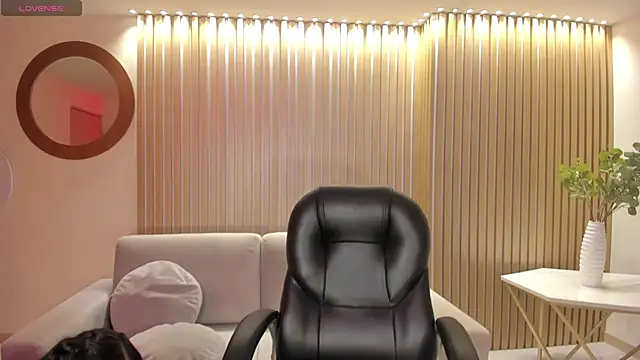 HaileyRoss  online show from 05-18-26, 04:07