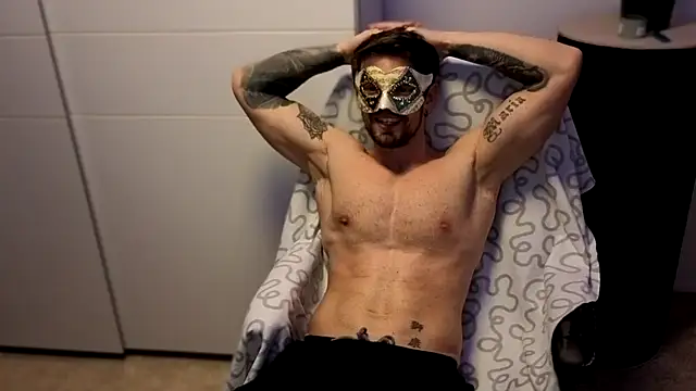 Snapshot of Mystery_Mark chatting on 11-21-25, 08:40 Mystery Mark online show from 11-21-25, 08:40