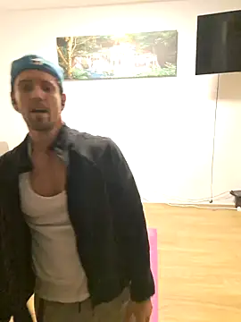 Snapshot of Mystery_Mark chatting on 12-01-25, 06:24 Mystery Mark online show from 12-01-25, 06:24