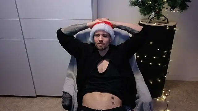 Snapshot of Mystery_Mark chatting on 12-15-25, 05:50 Mystery Mark online show from 12-15-25, 05:50