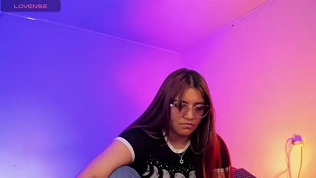 Snapshot of soy-anny1 chatting on 11-26-25, 04:24 soy-anny1 online show from 11-26-25, 04:24