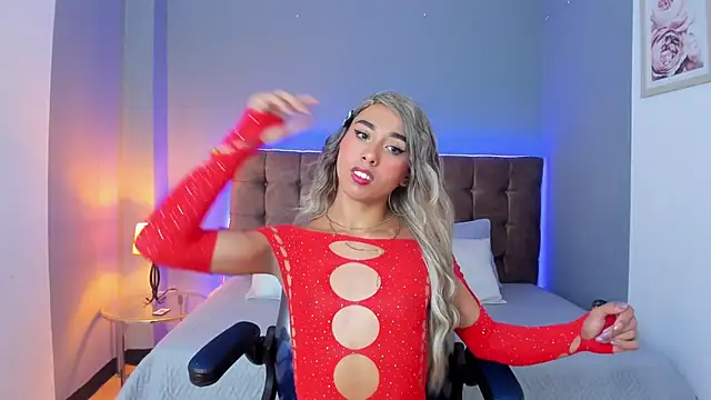 Snapshot of Violet_Moon20 chatting on 11-21-25, 08:18 Violet Moon20 online show from 11-21-25, 08:18