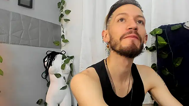 Snapshot of AngelDamianArt chatting on 12-01-25, 03:28 AngelDamianArt online show from 12-01-25, 03:28