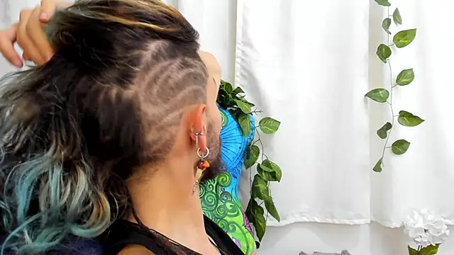 Snapshot of AngelDamianArt chatting on 12-05-25, 09:00 AngelDamianArt online show from 12-05-25, 09:00