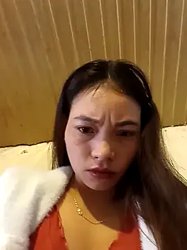 Snapshot of _Su-Su_ chatting on 12-04-25, 01:04 Su-Su online show from 12-04-25, 01:04