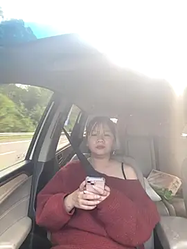 Snapshot of yiyi0316 chatting on 11-24-25, 02:22 yiyi0316 online show from 11-24-25, 02:22