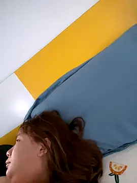 Snapshot of yiyi0316 chatting on 12-02-25, 06:08 yiyi0316 online show from 12-02-25, 06:08