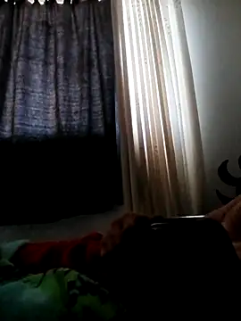 Snapshot of patraick chatting on 12-17-25, 11:49 patraick online show from 12-17-25, 11:49