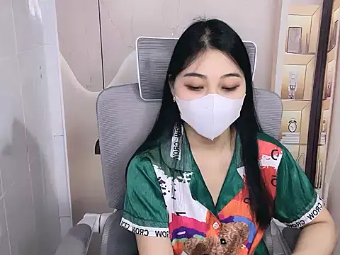 Lousii online show from 04-04-26, 02:36