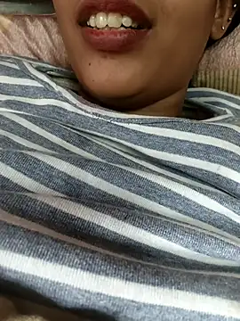 Snapshot of Hena_06 chatting on 12-20-25, 09:05 Hena 06 online show from 12-20-25, 09:05