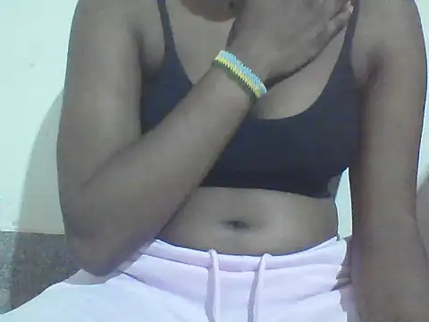 Snapshot of StormzyLeila chatting on 11-21-25, 03:05 StormzyLeila online show from 11-21-25, 03:05