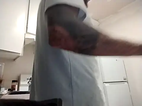 Snapshot of CarlosStillBig chatting on 11-20-25, 03:45 CarlosStillBig online show from 11-20-25, 03:45