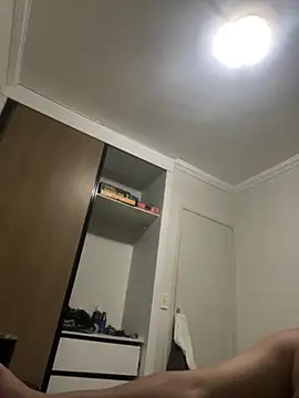 Snapshot of oIAcyber chatting on 11-24-25, 10:20 oIAcyber online show from 11-24-25, 10:20