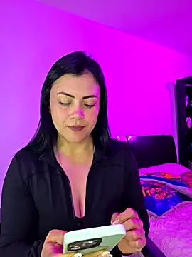 Snapshot of ANGELESCOLOMBIA chatting on 12-18-25, 02:50 ANGELESCOLOMBIA online show from 12-18-25, 02:50