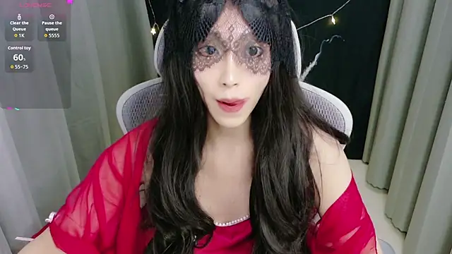 Snapshot of Lulu_QAQ chatting on 11-19-25, 01:44 Lulu QAQ online show from 11-19-25, 01:44