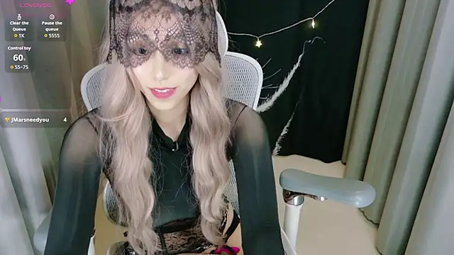 Snapshot of Lulu_QAQ chatting on 11-20-25, 04:07 Lulu QAQ online show from 11-20-25, 04:07