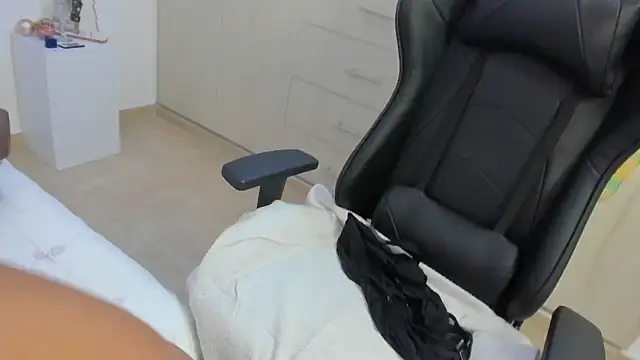 BWW-CINDY11 online show from 12-21-25, 03:35