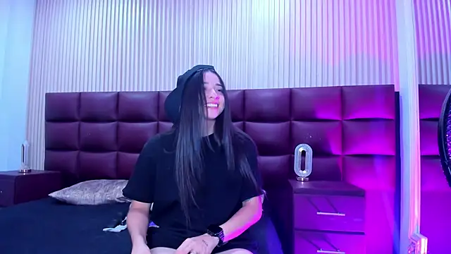 Snapshot of VictoriaSaenz1_ chatting on 11-30-25, 11:53 VictoriaSaenz1 online show from 11-30-25, 11:53