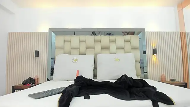 Snapshot of noah_pariss chatting on 12-04-25, 11:19 noah pariss online show from 12-04-25, 11:19