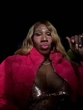 Snapshot of Motherbigbus chatting on 12-15-25, 01:37 Motherbigbus online show from 12-15-25, 01:37