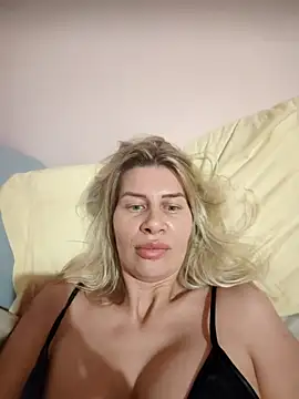 Snapshot of NaughtyClaudia_ chatting on 12-15-25, 03:27 NaughtyClaudia online show from 12-15-25, 03:27