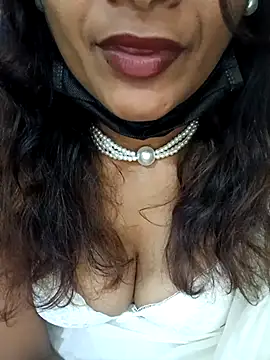 Snapshot of Premalatha_28 chatting on 01-14-26, 06:57 Premalatha 28 online show from 01-14-26, 06:57