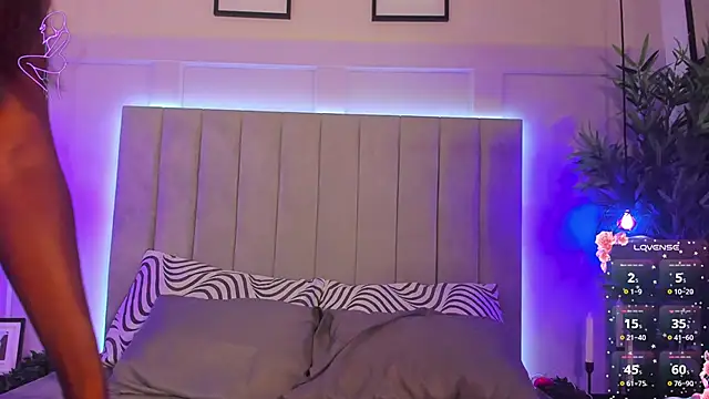 Snapshot of CandyVega_ chatting on 12-04-25, 07:55 CandyVega online show from 12-04-25, 07:55