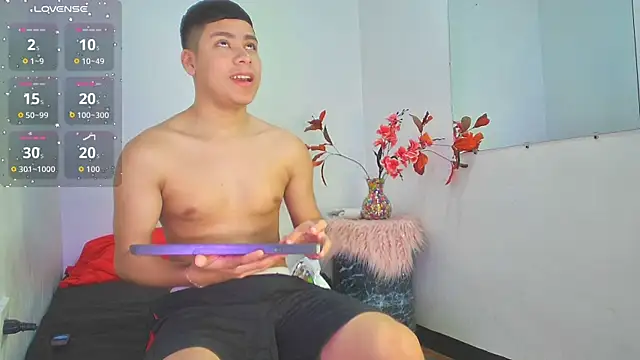 Snapshot of Lucastorrez01 chatting on 12-02-25, 03:56 Lucastorrez01 online show from 12-02-25, 03:56