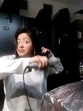 Snapshot of MiaWelkin_ chatting on 12-04-25, 10:35 MiaWelkin online show from 12-04-25, 10:35