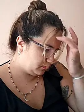 iviiiiiiiiiii online show from 12-04-25, 12:25