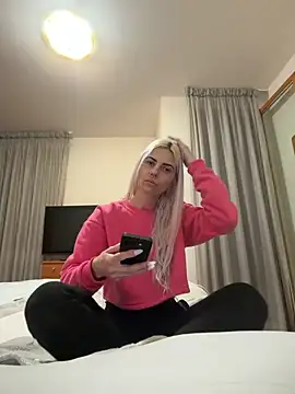 feliciafelon online show from 04-12-26, 07:08