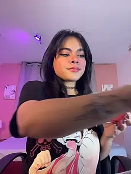 Snapshot of Sophie_wyld chatting on 11-25-25, 03:28 Sophie wyld online show from 11-25-25, 03:28