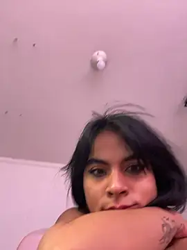 Snapshot of Sophie_wyld chatting on 12-02-25, 01:17 Sophie wyld online show from 12-02-25, 01:17