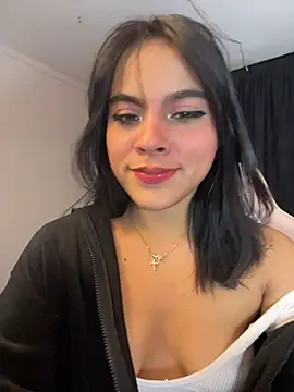 Snapshot of Sophie_wyld chatting on 12-14-25, 01:11 Sophie wyld online show from 12-14-25, 01:11