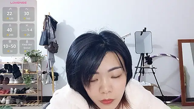 Snapshot of adele8731 chatting on 11-18-25, 02:21 adele8731 online show from 11-18-25, 02:21