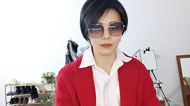 Snapshot of adele8731 chatting on 11-22-25, 02:38 adele8731 online show from 11-22-25, 02:38