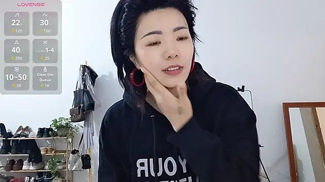 Snapshot of adele8731 chatting on 11-27-25, 02:46 adele8731 online show from 11-27-25, 02:46