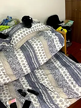 Boyfriend-Hot online show from 02-12-26, 03:56