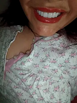 Snapshot of Virginass2000 chatting on 11-20-25, 02:12 Virginass2000 online show from 11-20-25, 02:12