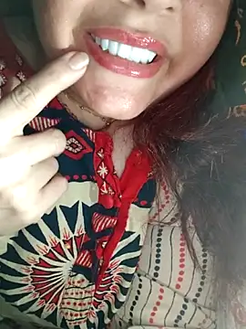 Snapshot of Virginass2000 chatting on 11-21-25, 12:54 Virginass2000 online show from 11-21-25, 12:54