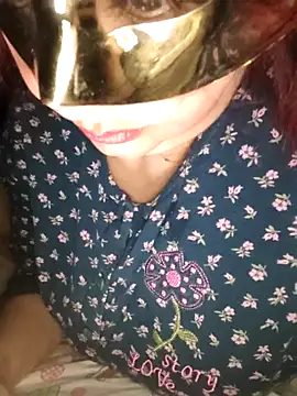 Snapshot of Virginass2000 chatting on 11-22-25, 02:21 Virginass2000 online show from 11-22-25, 02:21