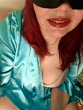 Snapshot of Virginass2000 chatting on 11-30-25, 05:50 Virginass2000 online show from 11-30-25, 05:50