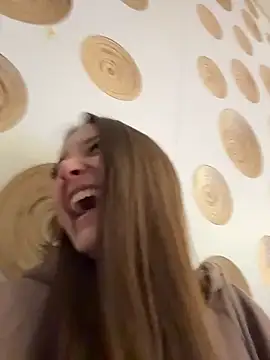 Snapshot of ErikaMuse chatting on 11-28-25, 05:54 ErikaMuse online show from 11-28-25, 05:54