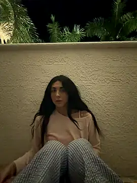 Snapshot of sometimesmiachristina chatting on 12-15-25, 05:23 sometimesmiachristina online show from 12-15-25, 05:23