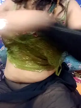 Snapshot of Heaven-2- chatting on 12-22-25, 04:09 Heaven-2- online show from 12-22-25, 04:09