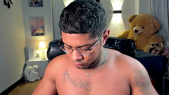 LEONHDZ online show from 11-24-25, 05:18