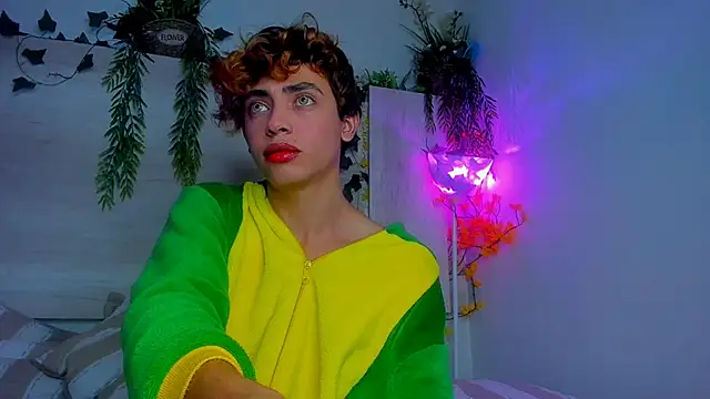 Twinkk Guy online show from 11-19-25, 03:06